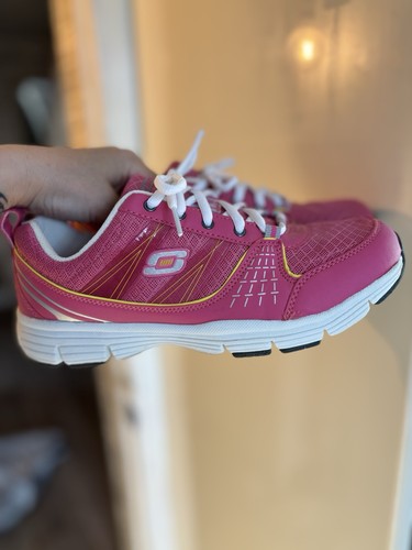 Skechers women size - 6, memory