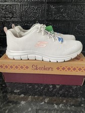Brand New Skechers With Extra